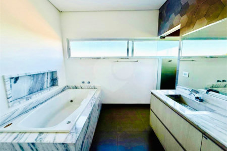 Casa à venda com 4 quartos, sendo 3 suítes, no condomínio Village Araçoiaba, Araçoiaba da Serra - SP