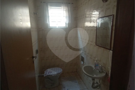 Sobrado à venda com 4 quartos, sendo 1 suíte, em Jardim Marisa, São Paulo, SP