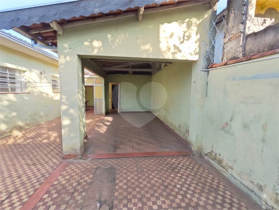 Casa Térrea Charmosa e Espaçosa na Vila Prado: Conforto, Praticidade e Próxima ao Centro!