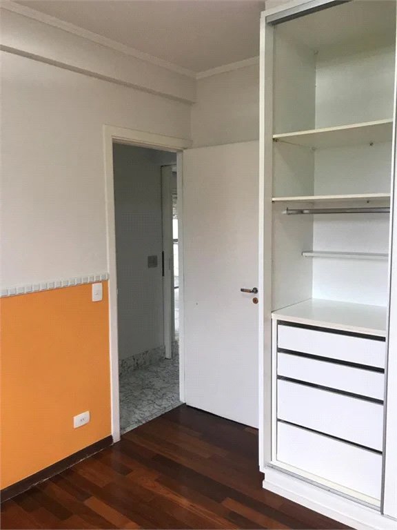 Apartamento à venda com 2 quartos, sendo 1 suíte, em Vila Andrade, São Paulo, SP
