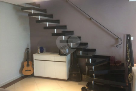 Casa à venda com 4 quartos, sendo 3 suítes, em Jardim São Paulo(zona Norte), São Paulo, SP