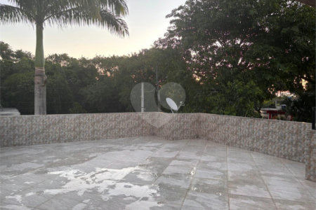 Casa à venda com 3 quartos, sendo 2 suítes, no condomínio Recanto das Palmeiras, Rio de Janeiro - RJ