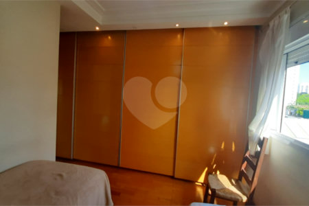 Apartamento à venda com 4 quartos, sendo 1 suíte, em Chácara Santo Antônio, São Paulo, SP