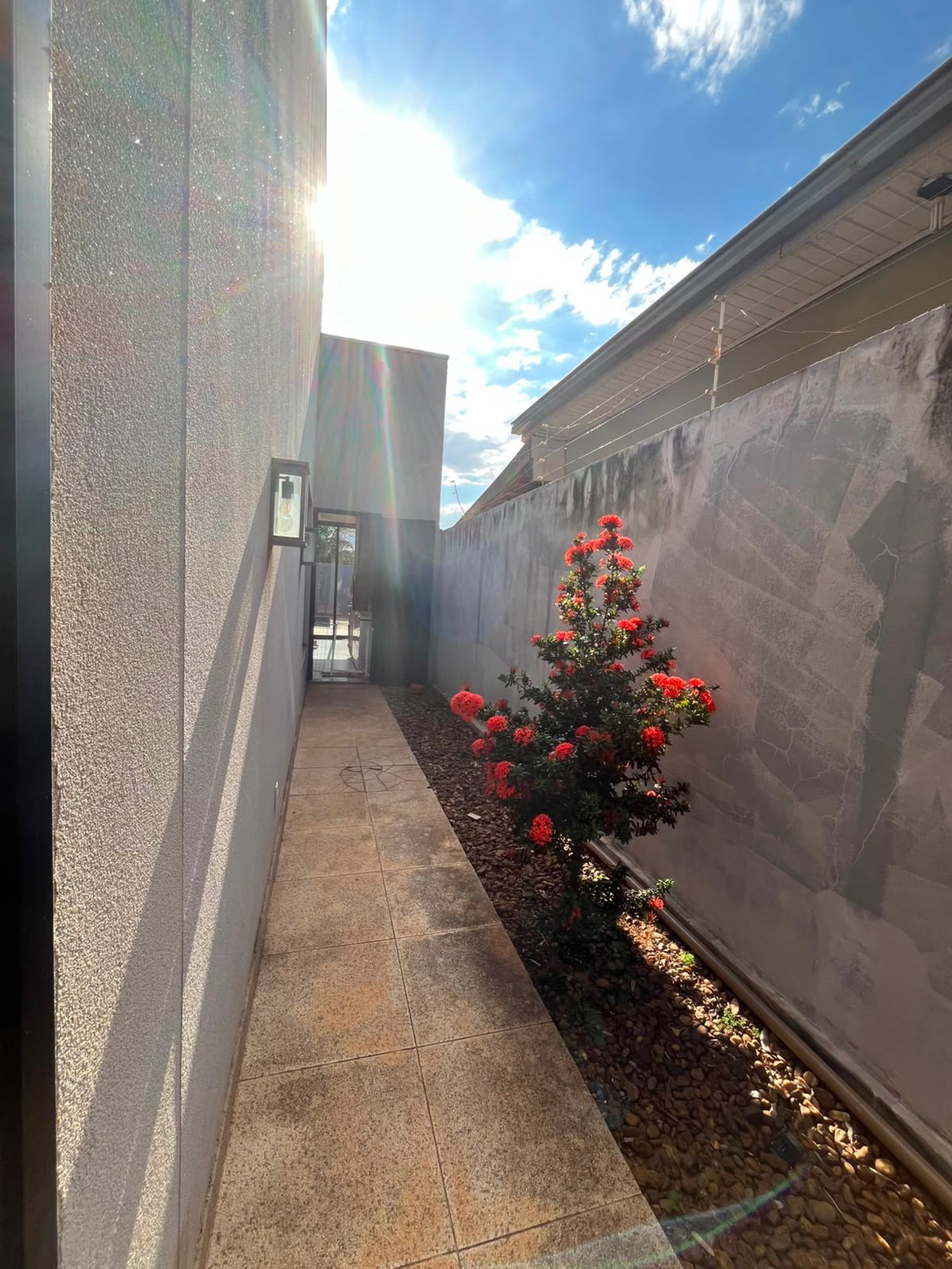 Casa à venda ou para alugar com 4 quartos, sendo 2 suítes,  em Santa Terezinha, Três Lagoas, MS
