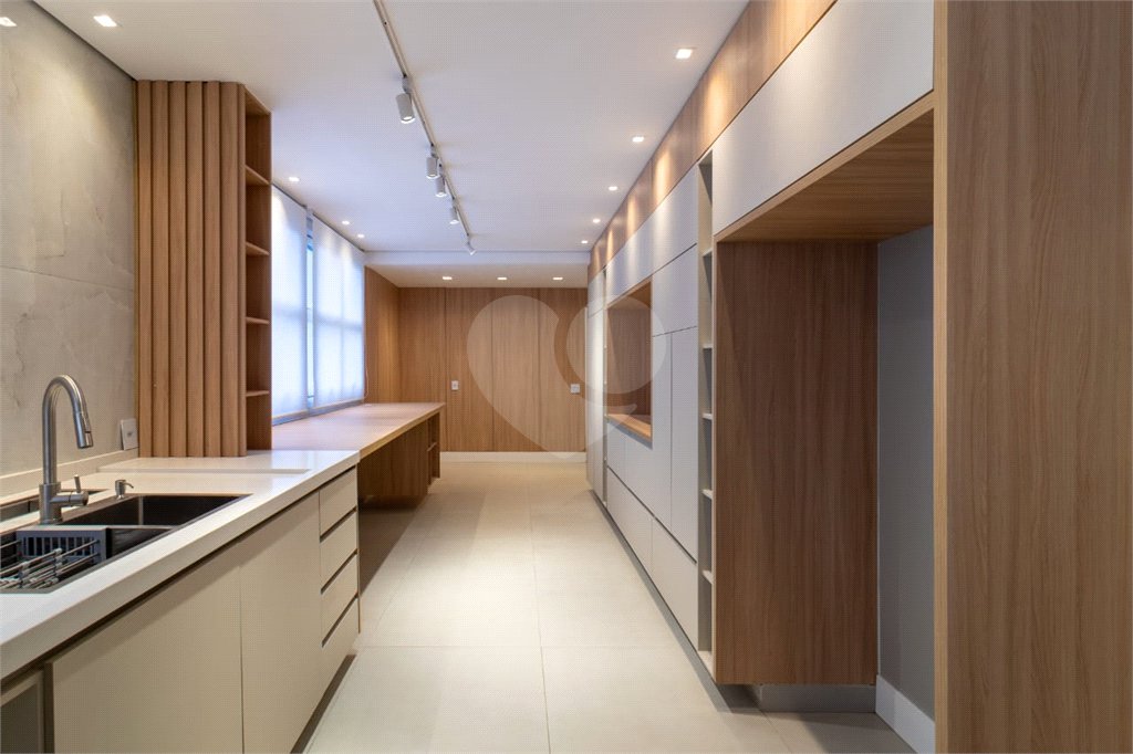 Apartamento à venda com 4 suítes em Vila Sofia, São Paulo, SP