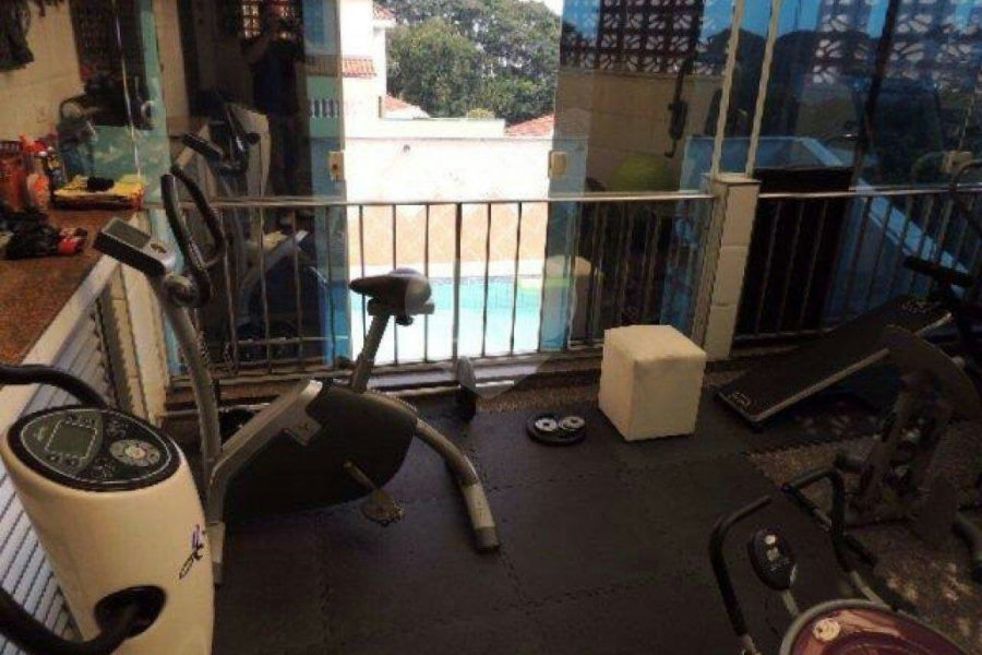 Casa à venda com 6 quartos, sendo 3 suítes, em Parque Novo Mundo, São Paulo, SP