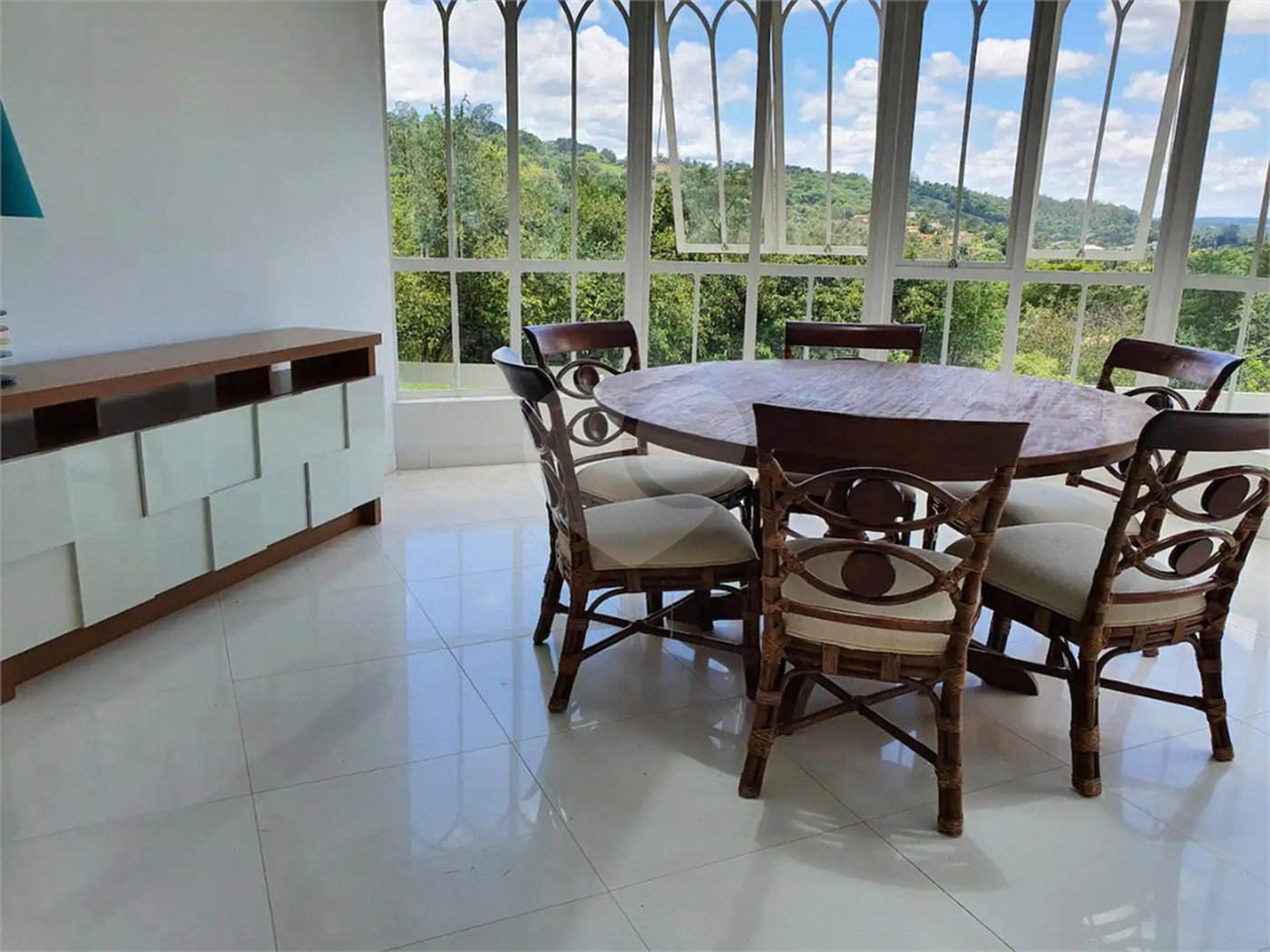 Casa à venda com 5 quartos, sendo 4 suítes, no condomínio Sol Vinhedo, Vinhedo - SP