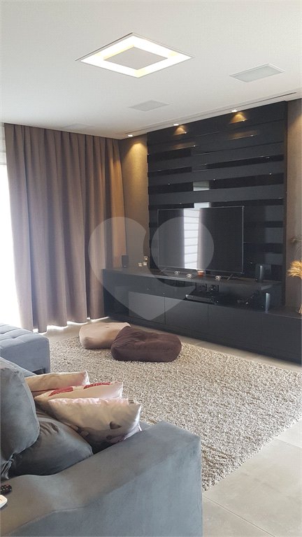 Casa à venda com 4 suítes no condomínio Residencial Jaguary, São José dos Campos - SP