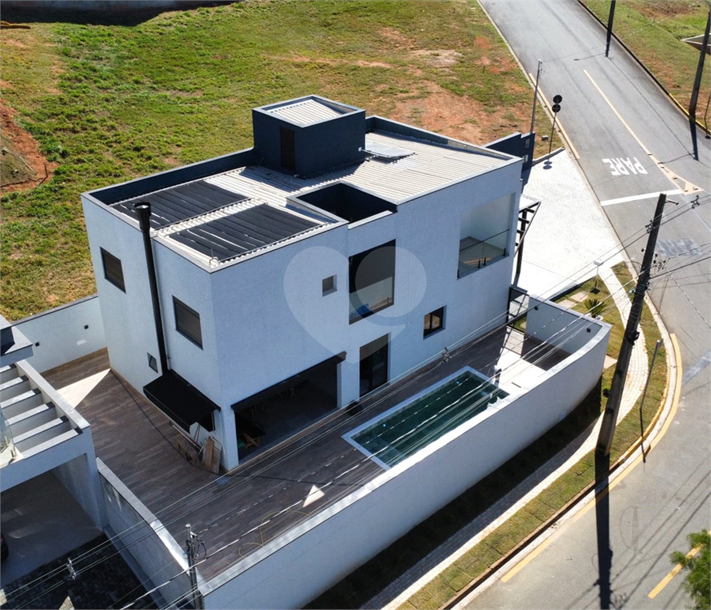 Casa à venda com 4 suítes no condomínio Residencial Vila Real, Bragança Paulista - SP
