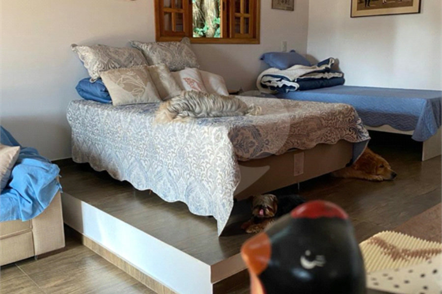 Casa à venda com 3 quartos, sendo 1 suíte, no condomínio Associação Reserva das Hortênsias, Mairiporã - SP