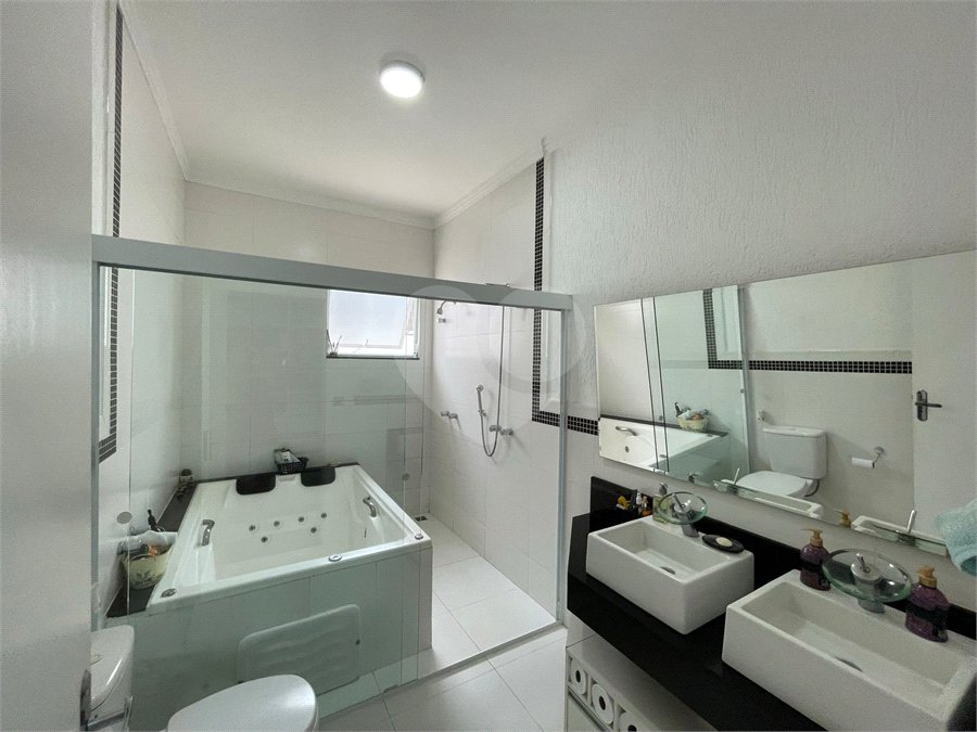 Casa à venda com 3 suítes no condomínio Village Ipanema I, Araçoiaba da Serra - SP