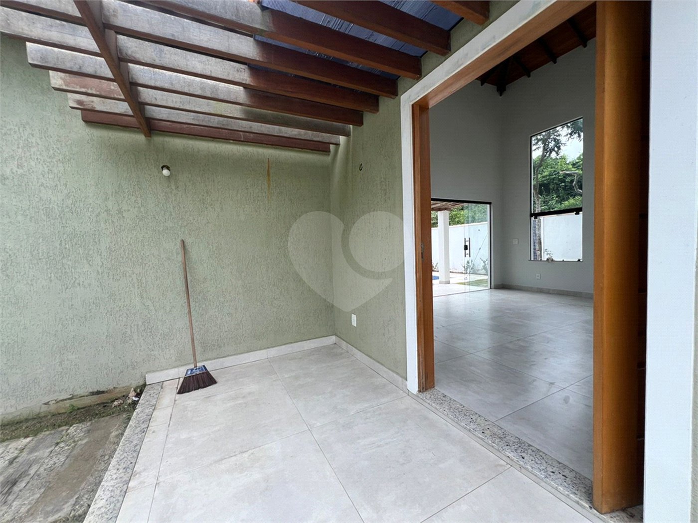 Casa à venda com 3 suítes em Caravelas, Armação dos Búzios, RJ
