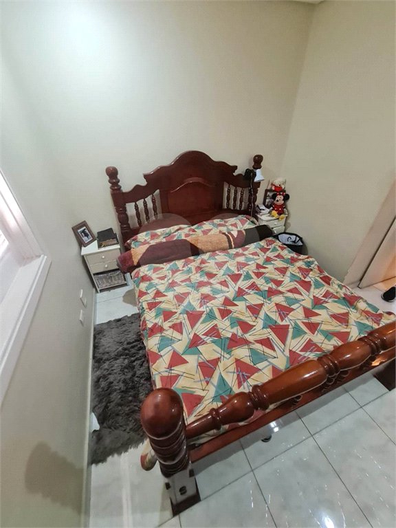 Casa à venda com 3 quartos, sendo 1 suíte, no condomínio Moradas do Ipê, São Paulo - SP