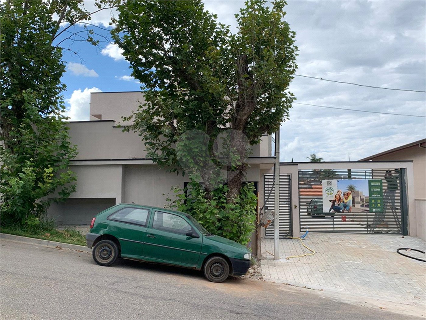 Casa à venda com 3 suítes no condomínio Residencial Celina, Atibaia - SP