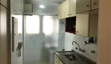 Apartamento à venda com 2 quartos, sendo 1 suíte,  em Vila Olímpia, São Paulo, SP