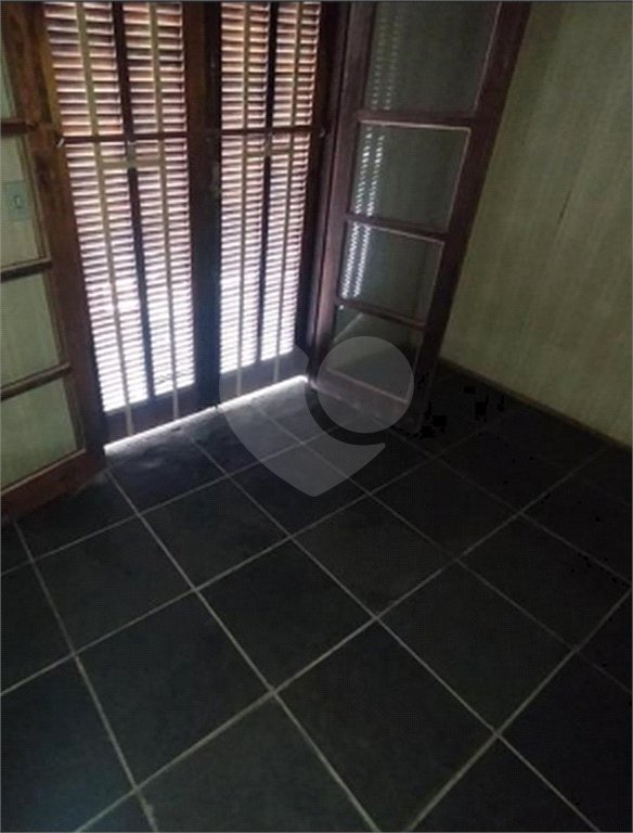 Casa à venda com 5 quartos, sendo 1 suíte, em Mantiqueira, Mairiporã, SP