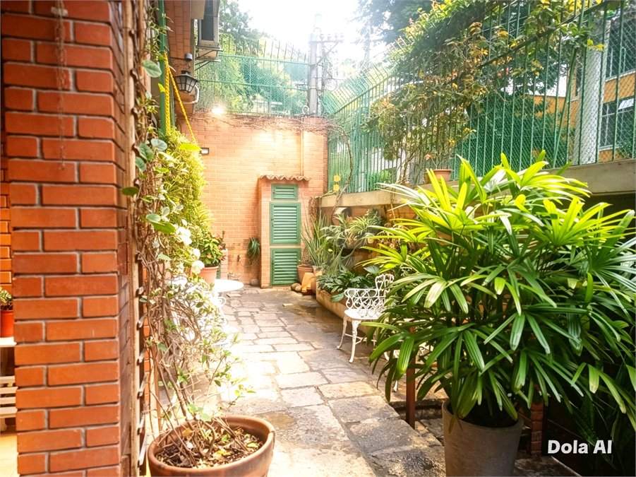 Casa à venda com 4 quartos, sendo 1 suíte,  em Tijuca, Rio de Janeiro, RJ