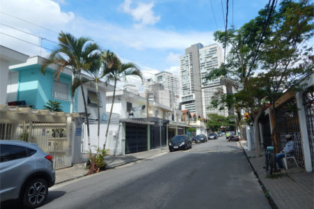 Sobrado à venda com 4 quartos, sendo 1 suíte, em Chácara Santo Antônio (zona Sul), São Paulo, SP