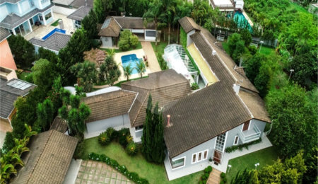 Casa à venda com 5 suítes no condomínio Suíça da Cantareira, Mairiporã - SP