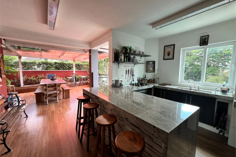 Casa à venda com 3 suítes no condomínio Quinta de Santo Antônio, São Paulo - SP