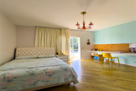 Casa à venda ou para alugar com 3 suítes no condomínio Figueira Garden, Atibaia - SP