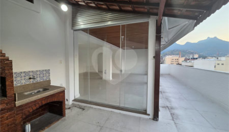 Cobertura à venda ou para alugar com 3 quartos, sendo 1 suíte,  em Tijuca, Rio de Janeiro, RJ