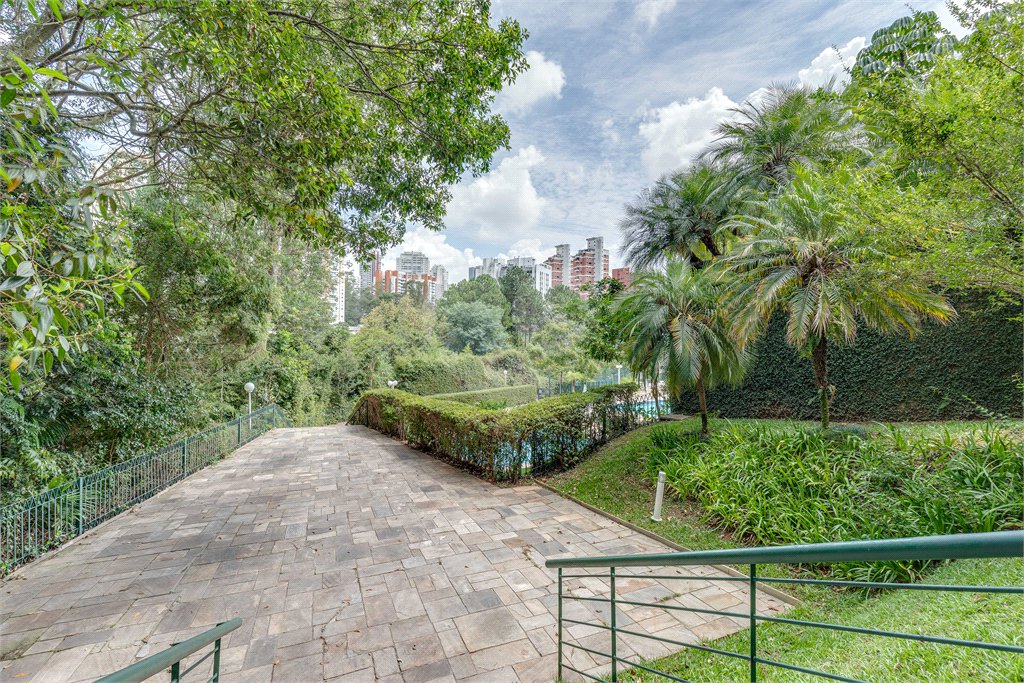 Casa à venda com 4 suítes no condomínio Granja do Morumbi, São Paulo - SP