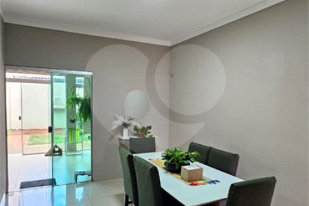 Casa à venda com 2 suítes no Centro, Ponta Porã, MS