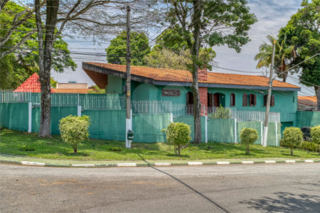 Casa à venda com 4 quartos, sendo 3 suítes, em Interlagos, São Paulo, SP