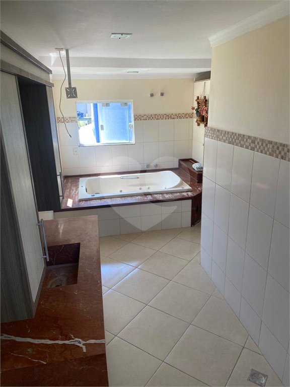 Casa à venda com 4 quartos, sendo 2 suítes, em Ubatiba, Maricá, RJ