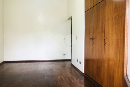 Sobrado à venda com 4 quartos, sendo 1 suíte, em Santana, São Paulo, SP