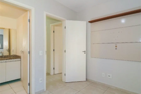 Apartamento à venda com 3 quartos, sendo 1 suíte, em Parque Reboucas, São Paulo, SP