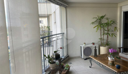 Apartamento à venda com 3 quartos, sendo 2 suítes,  em Campo Belo, São Paulo, SP