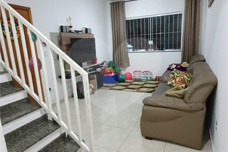 Casa à venda com 3 quartos, sendo 1 suíte,  em Vila Suissa, Mogi das Cruzes, SP