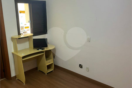 Apartamento à venda com 4 suítes em Vila Uberabinha, São Paulo, SP