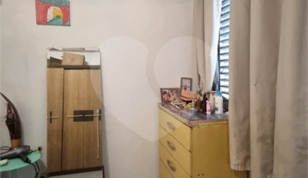 Sobrado à venda com 2 quartos, sendo 1 suíte,  em Tremembé, São Paulo, SP