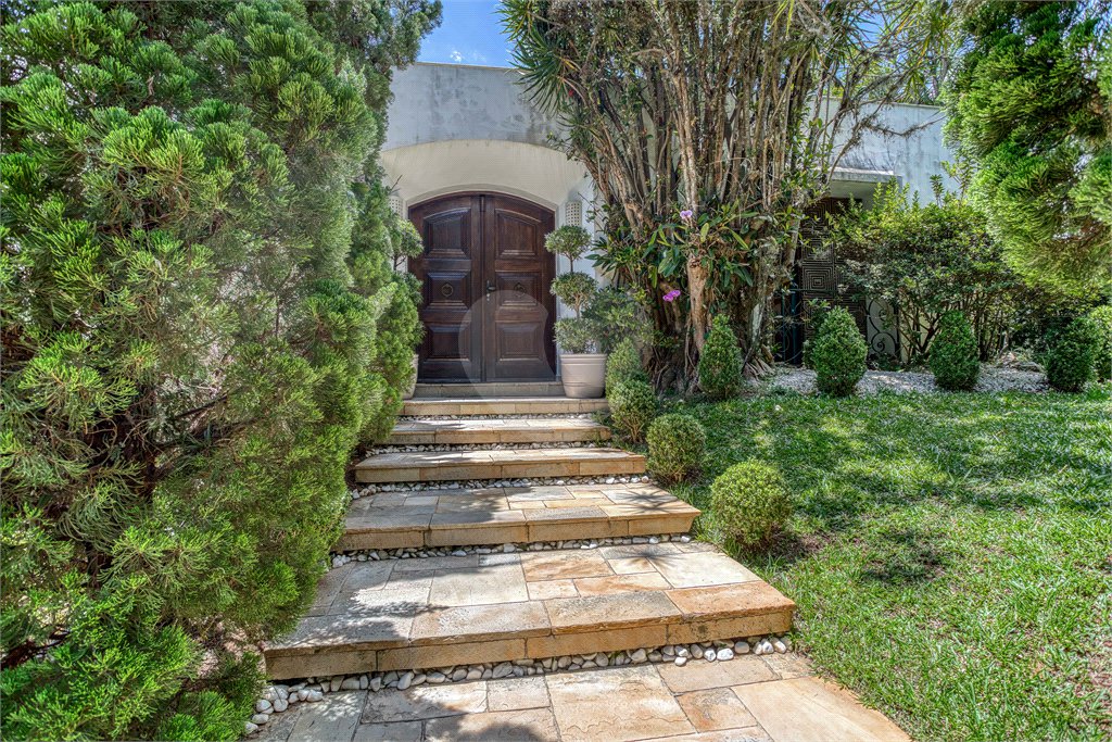 Casa Térrea à venda com 4 suítes em Jardim Cordeiro, São Paulo, SP