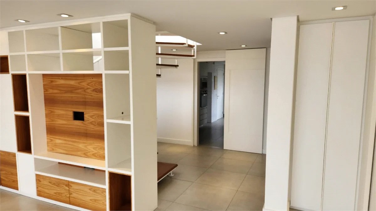 Apartamento à venda com 3 quartos, sendo 2 suítes, em Paraíso do Morumbi, São Paulo, SP