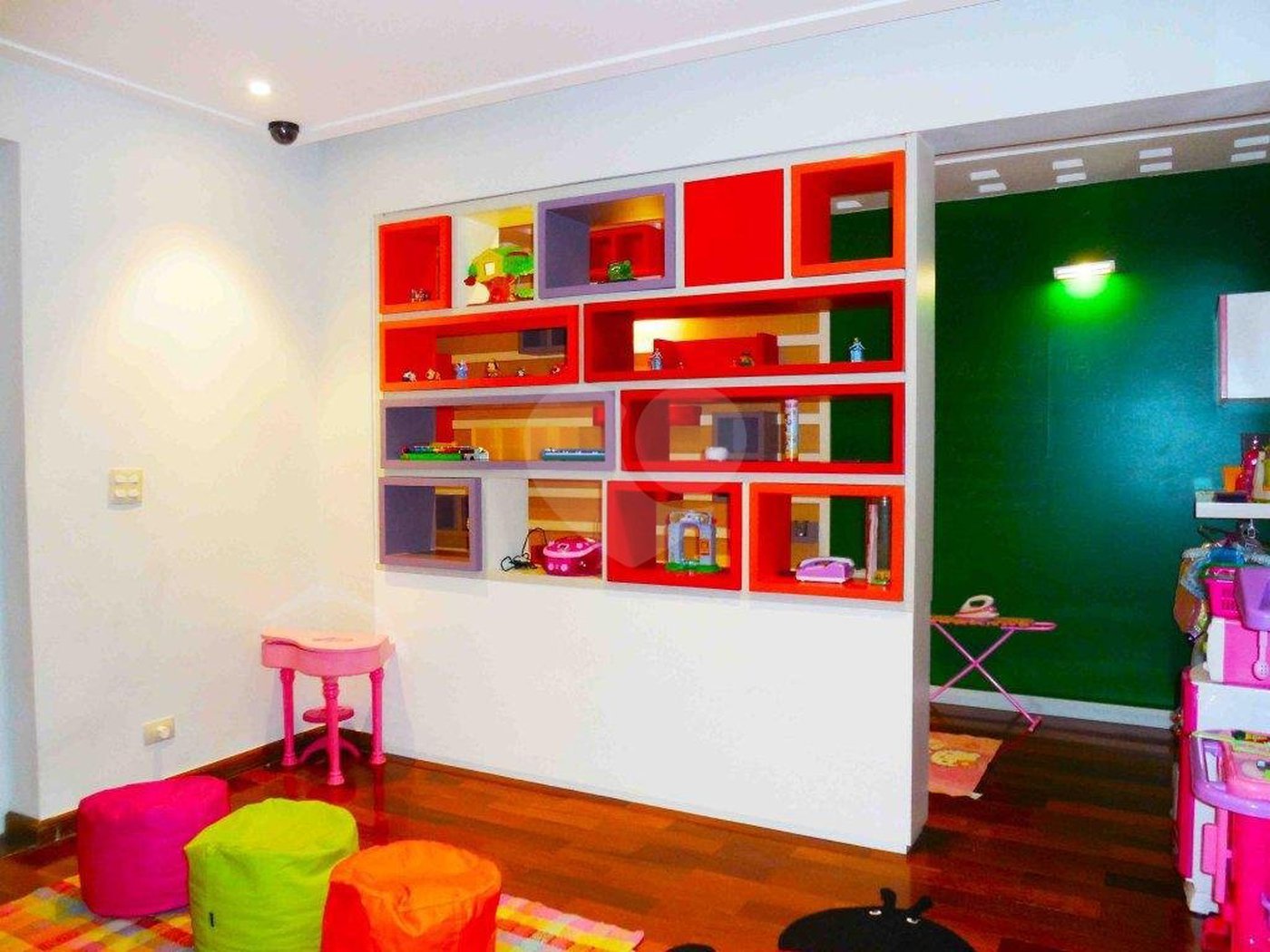 Casa à venda com 4 suítes no condomínio Vilaggio Monte Alegre, São Paulo - SP
