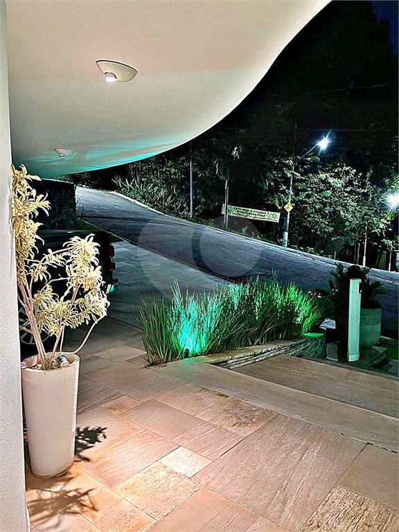 Casa à venda com 4 suítes no condomínio Residencial Jd. Ibiratiba, São Paulo - SP