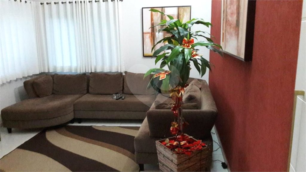 Casa à venda com 4 quartos, sendo 2 suítes, no condomínio Monte Belo, Salto - SP