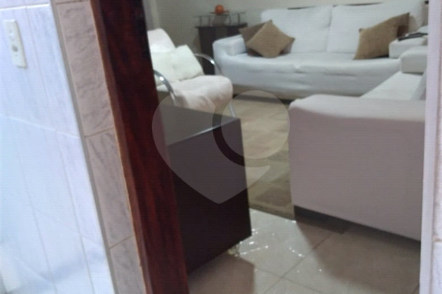 Sobrado à venda com 4 quartos em Parque Edu Chaves, São Paulo, SP