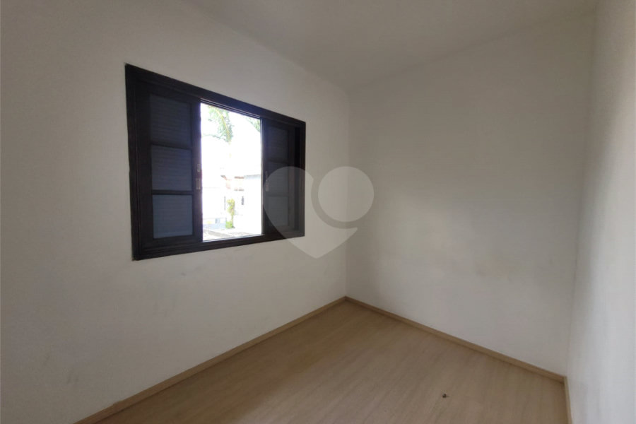 Casa à venda com 3 quartos, sendo 1 suíte, em Parque Maria Domitila, São Paulo, SP