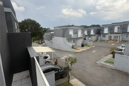 Casa à venda com 2 quartos no condomínio Carvalho Lagares, Poá - SP