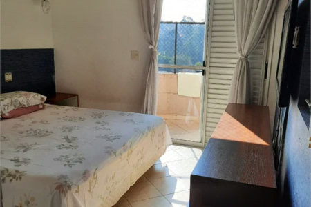 Sobrado à venda com 3 quartos, sendo 1 suíte,  em Jardim Ester, São Paulo, SP