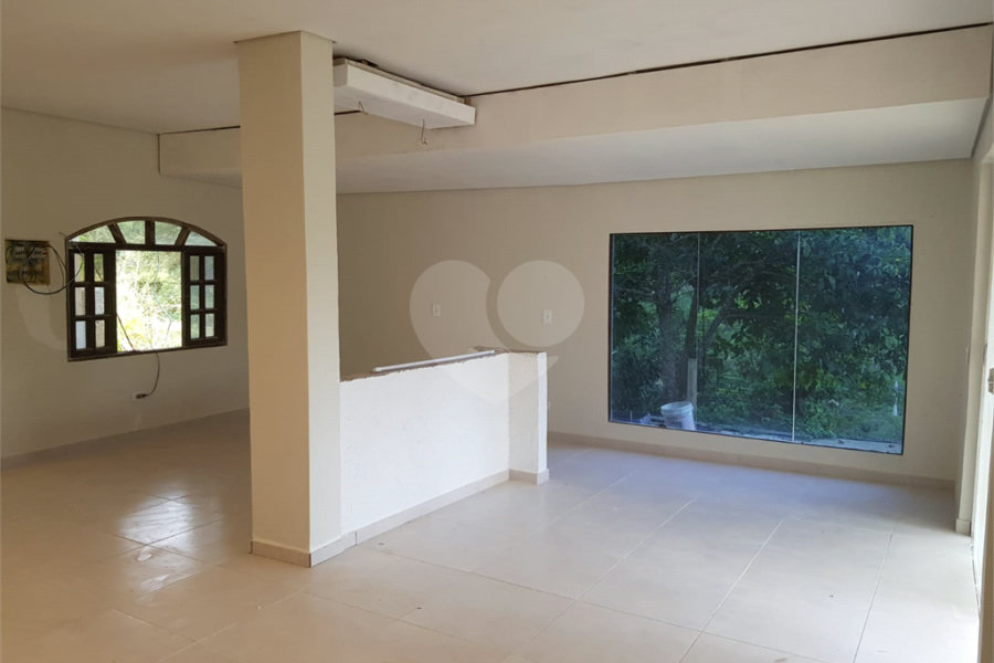 Chácara à venda com 4 quartos, sendo 1 suíte, no Centro, Biritiba-mirim, SP