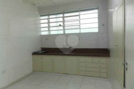 Casa à venda ou para alugar com 15 quartos, sendo 5 suítes,  no Centro, Atibaia, SP