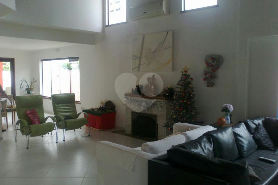Sobrado à venda com 5 suítes em Enseada, Bertioga, SP