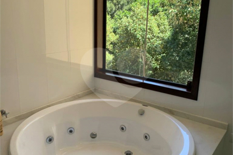 Casa à venda com 3 suítes no condomínio Parque Imperial da Cantareira, Mairiporã - SP