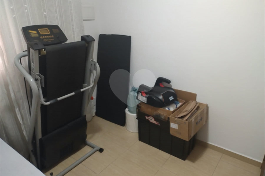 Casa à venda com 2 quartos, sendo 1 suíte, no condomínio Residencial Karen, São Paulo - SP